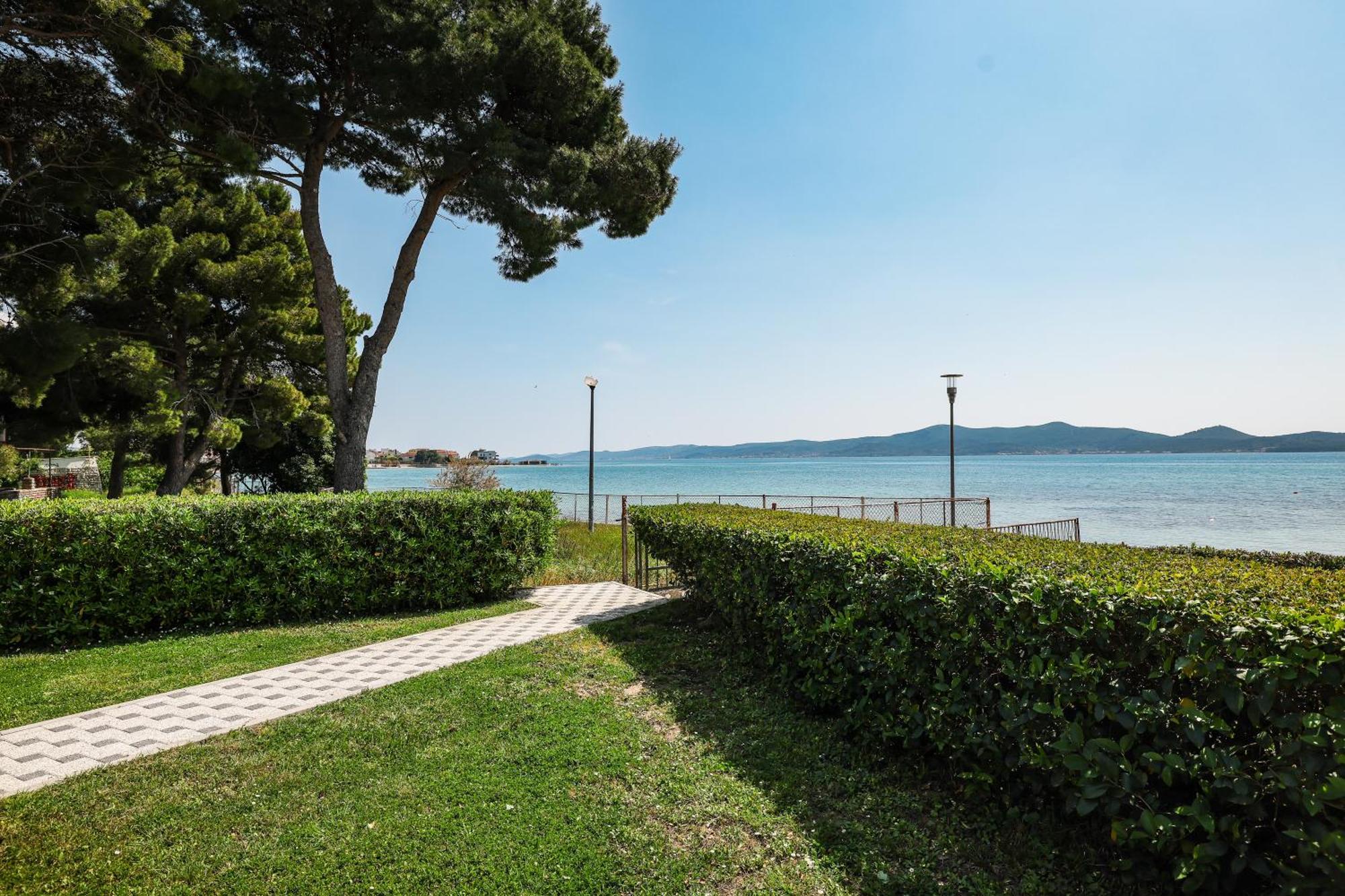 Apartments Becky On A Sandy Beach Without Crowd Sukošan Екстериор снимка